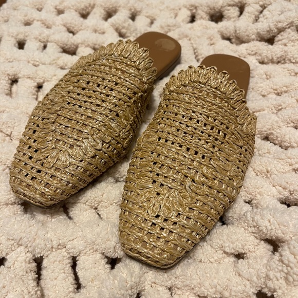 Chocolate Blu Women’s Flat Slip On Sandals - Picture 1 of 5